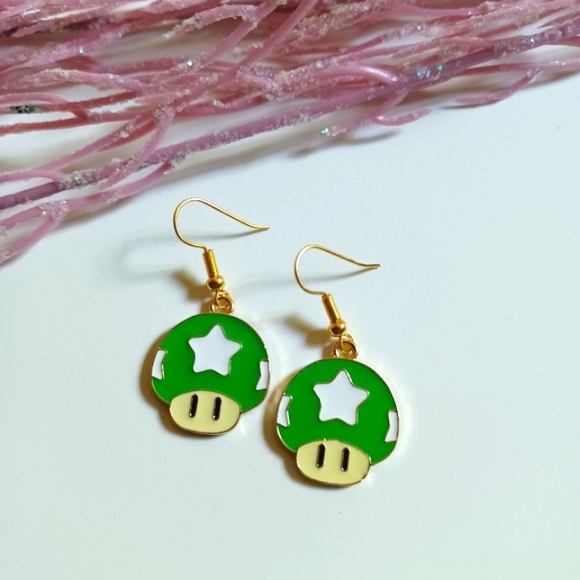 Nintendo Super Mario Bros. 1up Mushroom Oil Painted Handmade Earrings - Picture 2 of 5